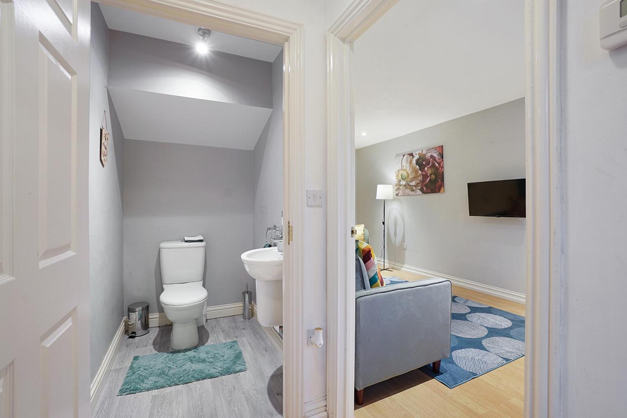 Comfortable Stylish Townhouse In Ashford Sleeps 5 Netflix 2 Parking Spaces Perfect For Contractors And Families Exteriér fotografie